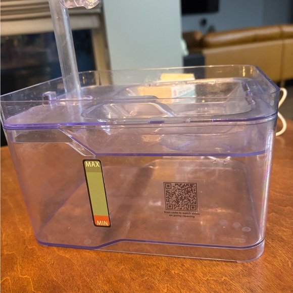 Clear Pet Water Fountain with 3 Filters - Picture 4 of 6